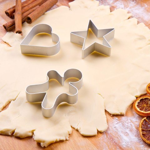 WYKRAWACZE DO CIASTECZEK PIERNICZNKÓW ŚWIĄTECZNYCH LA CUCINA WYKRAWACZE DO CIASTECZEK PIERNICZNKÓW ŚWIĄTECZNYCH LA CUCINA