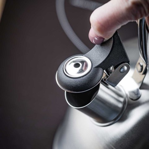 CZAJNIK 2,5L Z GWIZDKIEM KINGHOFF KH-1859 SREBRNY CZAJNIK 2,5L Z GWIZDKIEM KINGHOFF KH-1859 SREBRNY