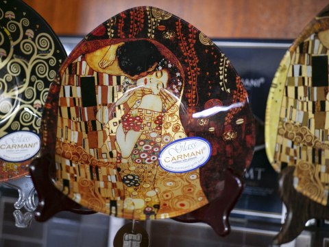 Talerz miseczka dekoracyjna - G. Klimt, Pocałunek 17x17cm